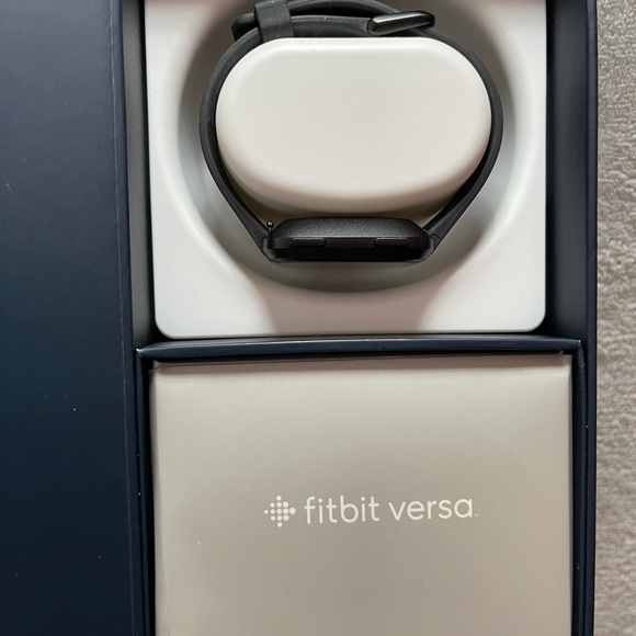 Fitbit Versa 1 - FB505GMBK-EU - Unisex watch - Picture 3 of 7